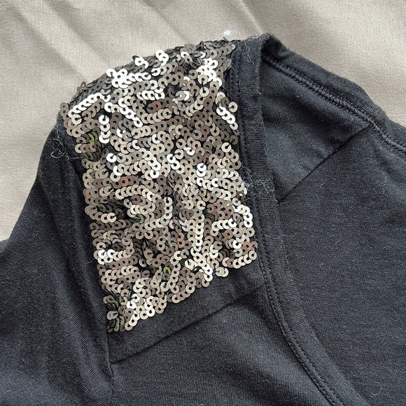 Victoria’s Secret Black Sequin Long Sleeve V-Neck Top Large - Picture 3 of 5